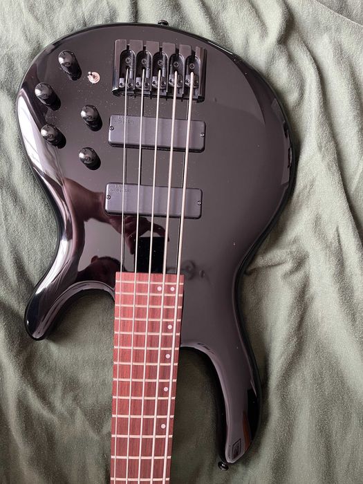 Gitara basowa Cort C5 BK Deluxe 5 strun - świetny stan
