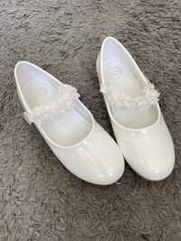 Białe baleriny dla dziewczynki Nelli Blu