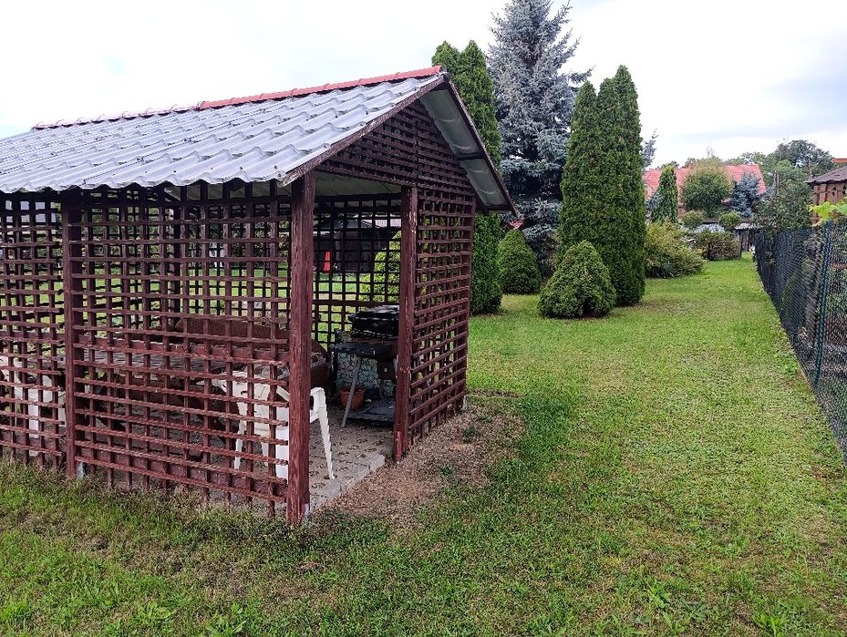 Sprzedam mieszkanie bezczynszowe 58m z dużym murowanym garażem i dział