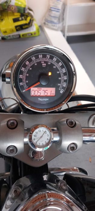 Triumph American Bonneville 865cc