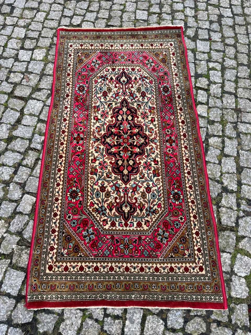 Kaszmirowy r.tkany dywan perski IRAN GHOUM 120x62 cm galeria 3 tyś
