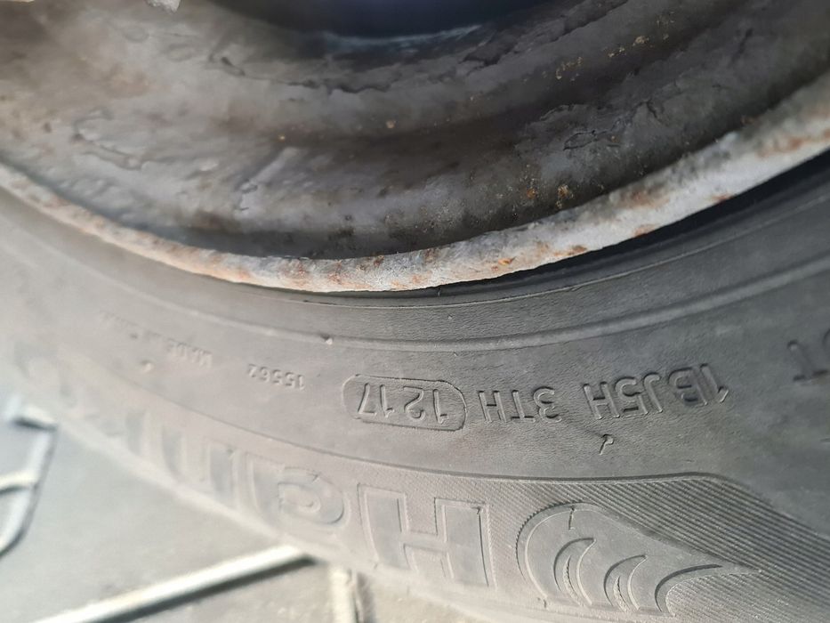Opona koło koła Komplet Hankook AH35 215/75/17,5