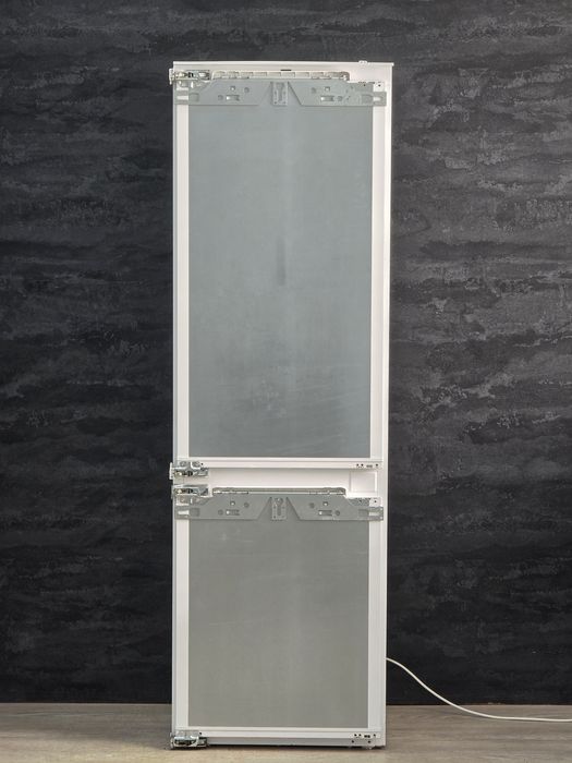 Вбудований холодильник Miele®️ Kfn37232  NoFrost DunaCool Led