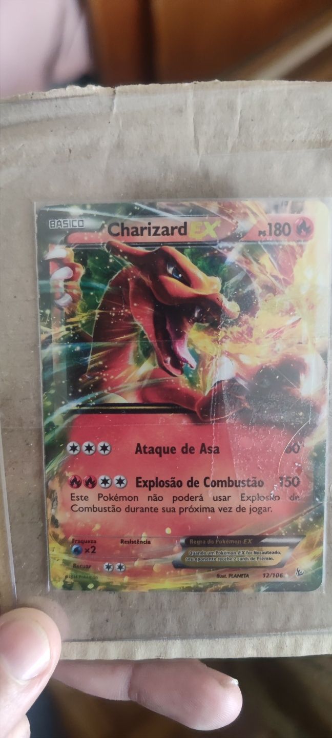 Vendo lote cartas Pokémon , tazos , caixa , tudo o que se vê na imagem