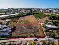 Terreno para construção de 2 moradias