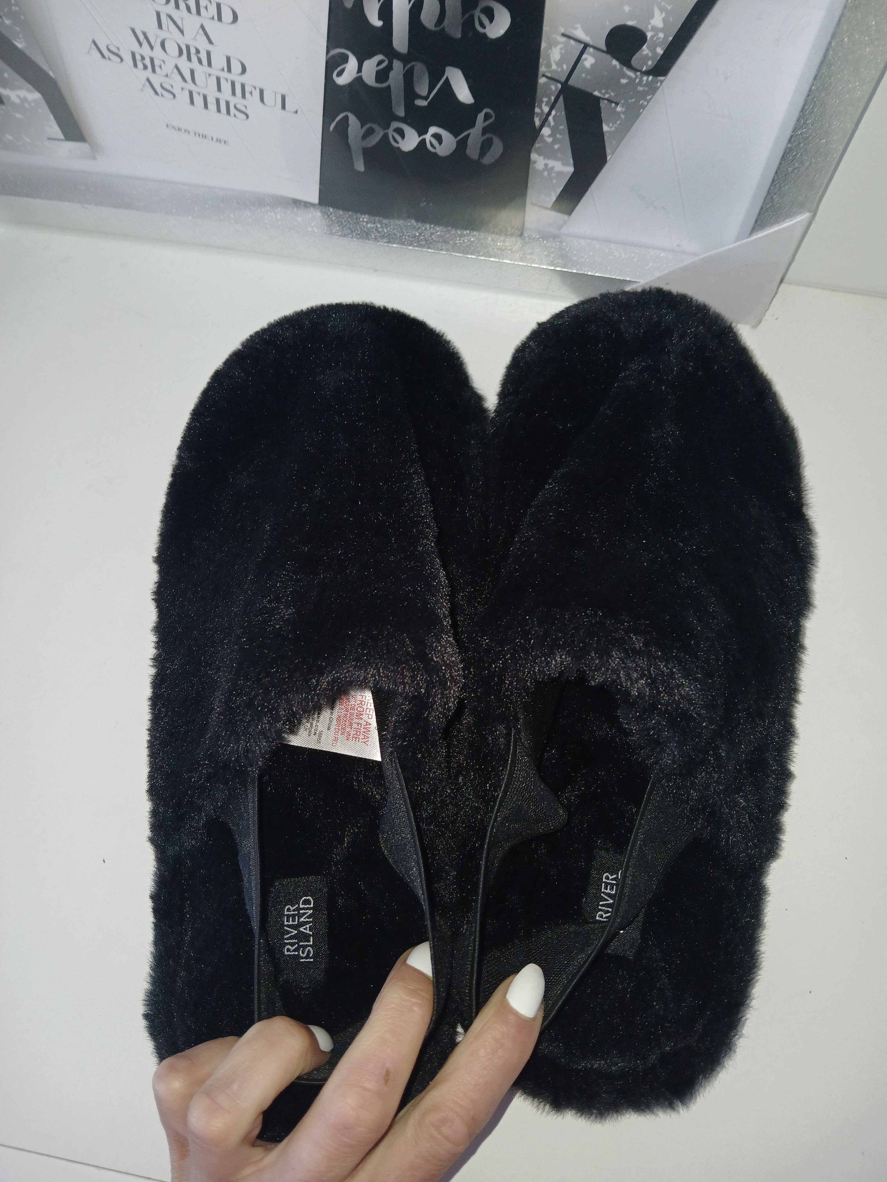 Nowe klapki papcie River Island  41/42 futerko