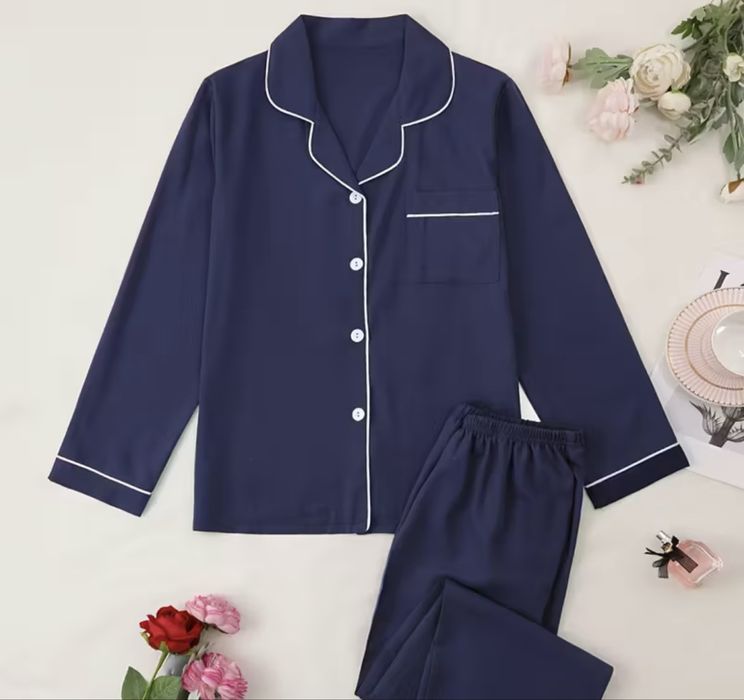 Синя жіноча піжама