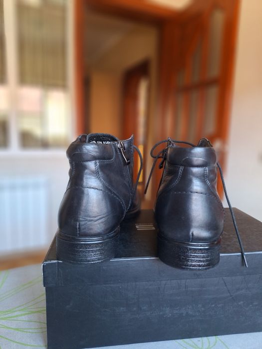 Продам чоловічі класичні ботінки