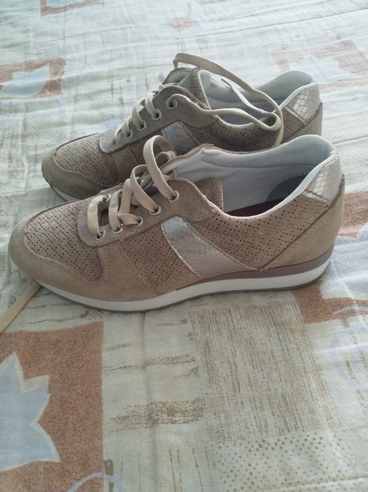 Sapato em pele tamanho 36