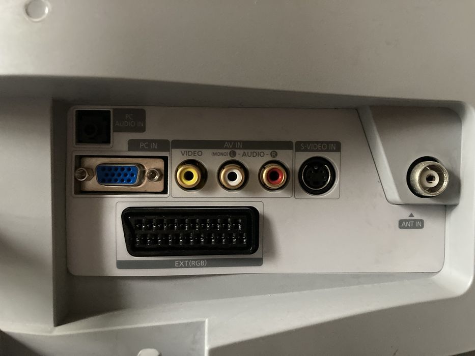 Telewizorek samsung 15 cali