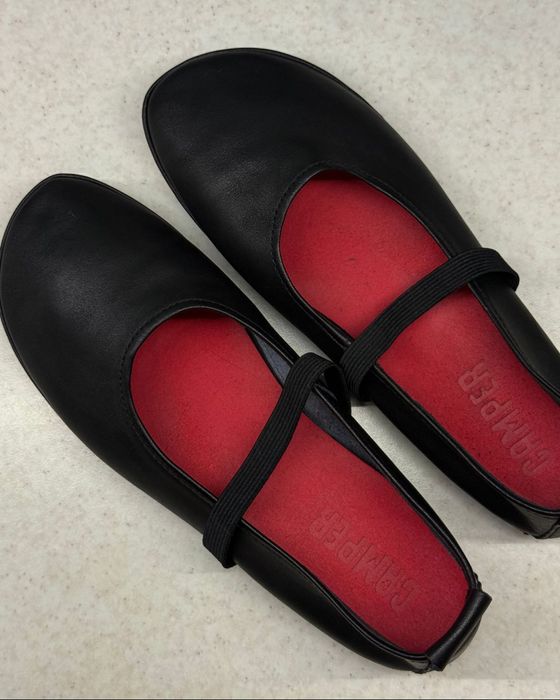 Шкіряні балетки Camper Right Nina