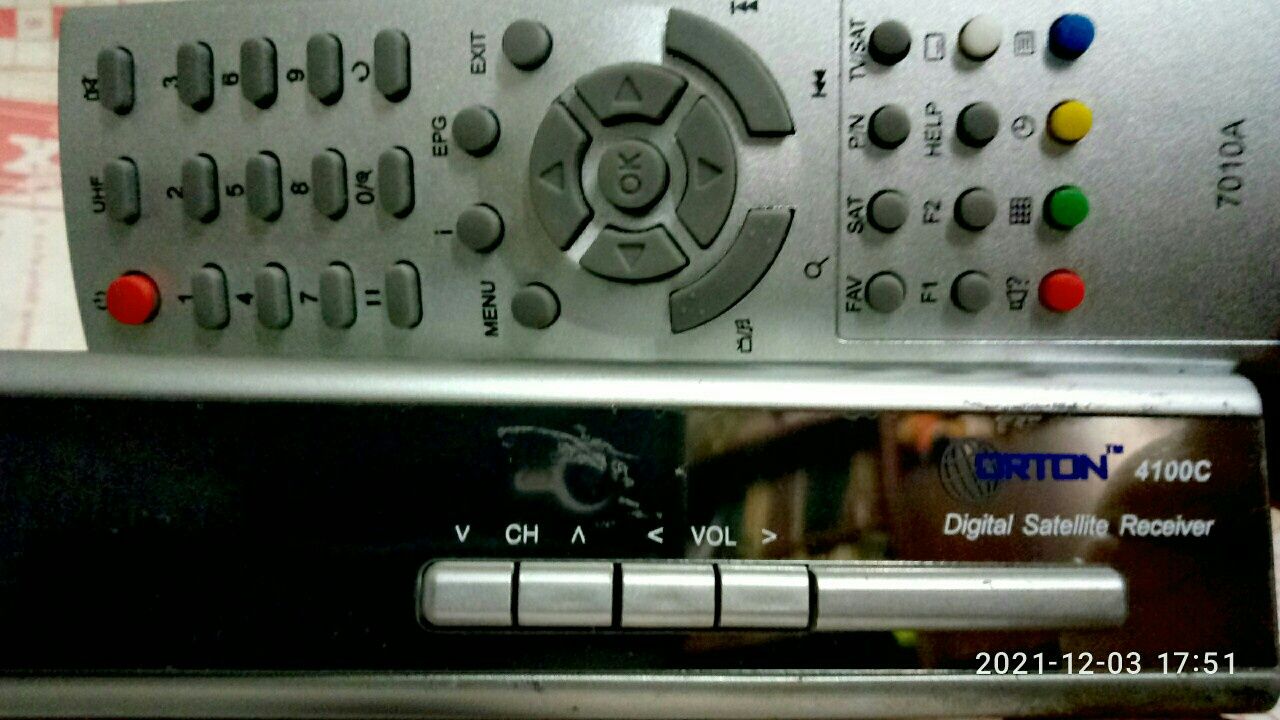 Спутниковый тюнер ORTON 4100C,с новым пультом,отличное состояние.