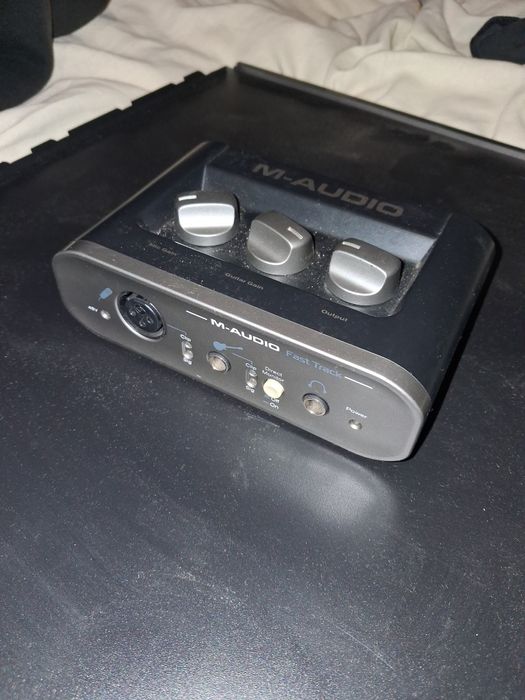 Звуковая карта M-Audio Fast Track