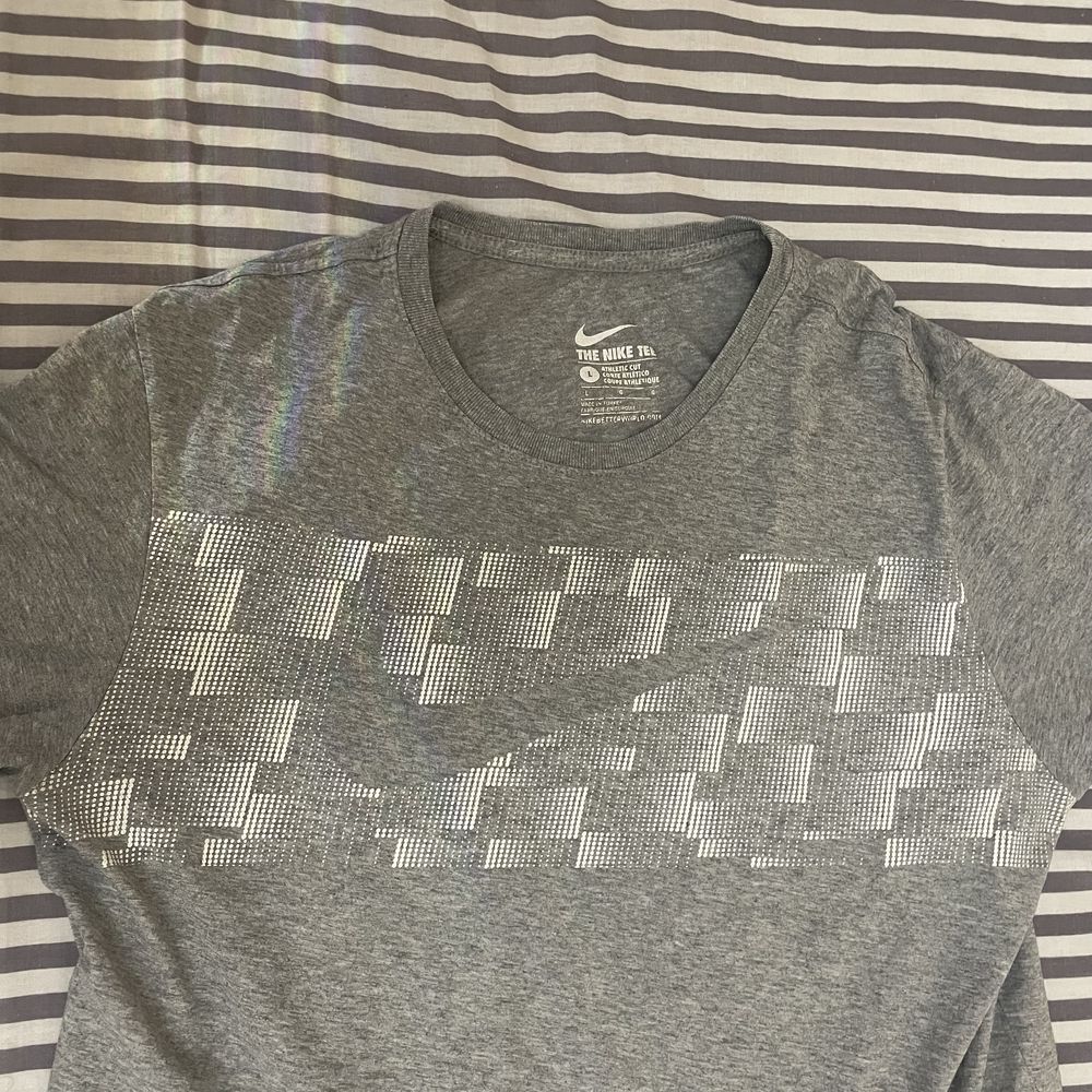 (10/10) Nike big logo / swoosh t-shirt