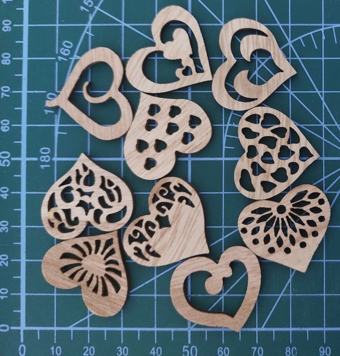 Scrapki ze sklejki 10szt serca scrapbooking