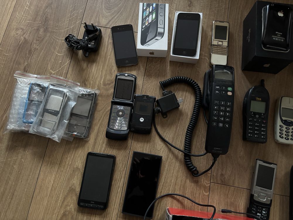 Retro telefony komorkowe zestaw