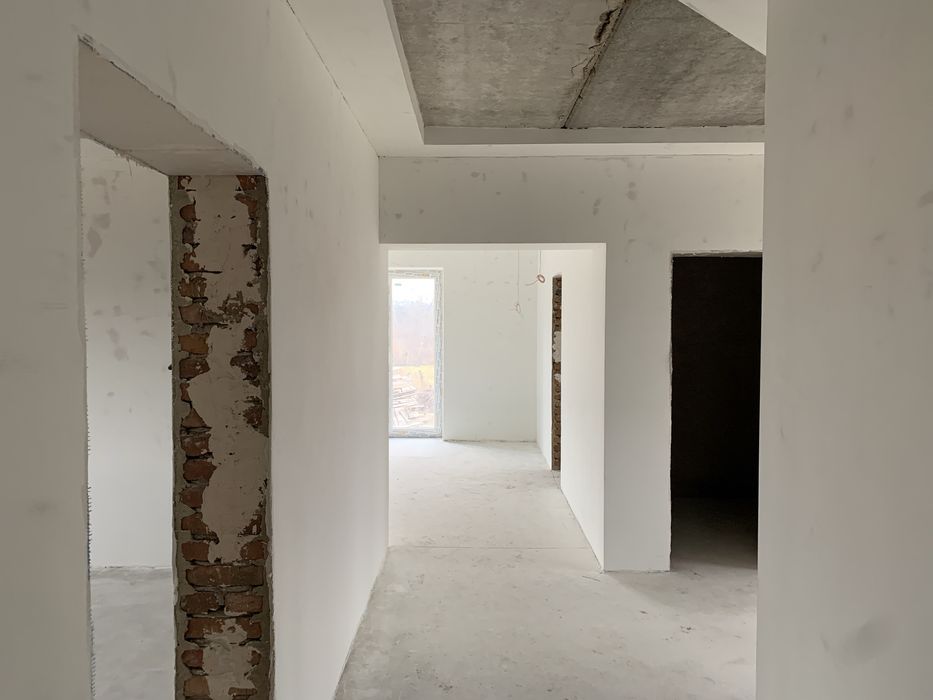 Продам будинок в Мукачево в р-н Росвигово  400 $ за кв м