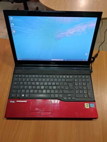 Ноутбук Fujitsu Lifebook AH532 15.6" i5-3210M/4GbDDr3/750Hdd/ HD 4000
