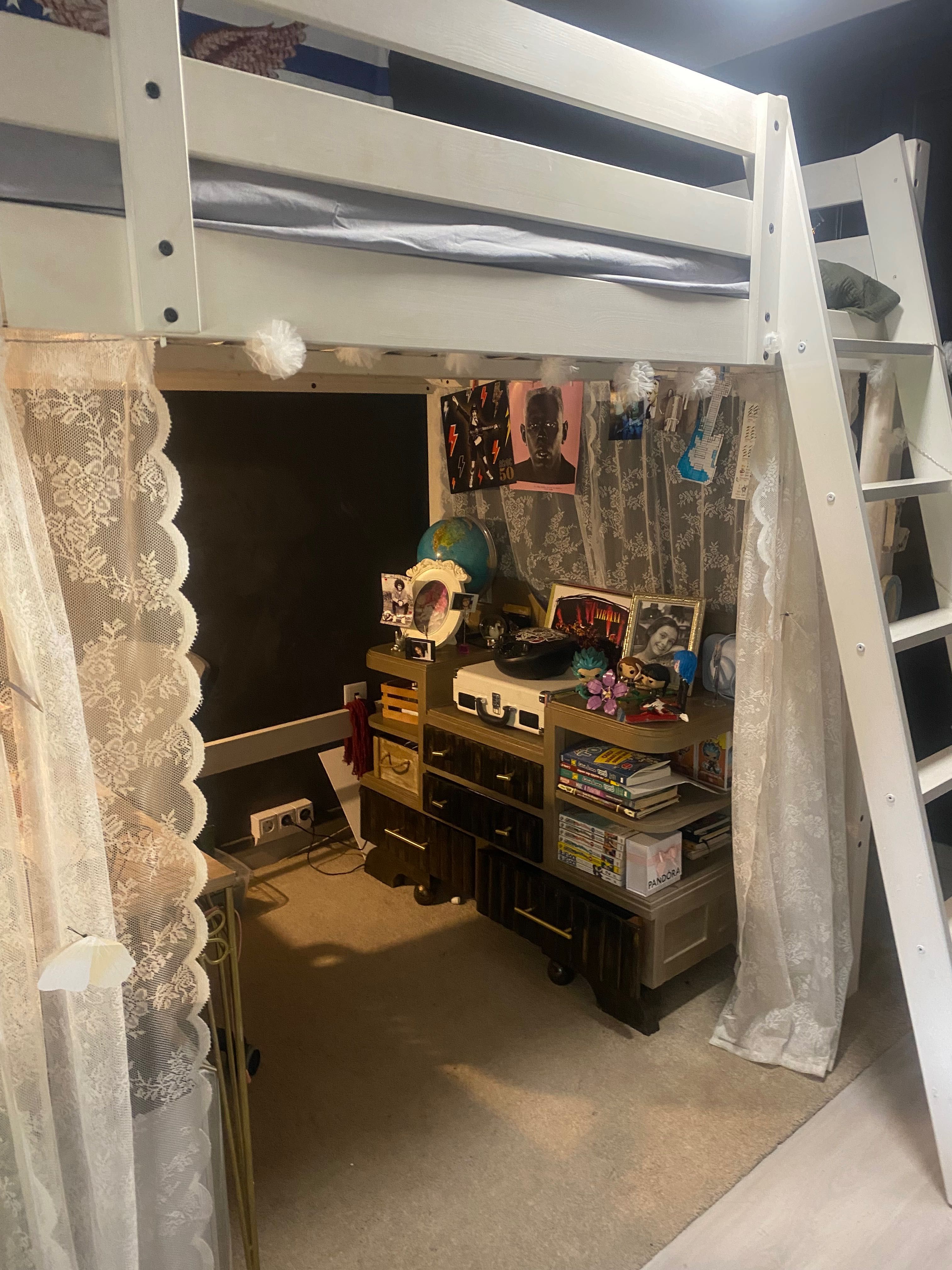 Cama alta de casal ikea