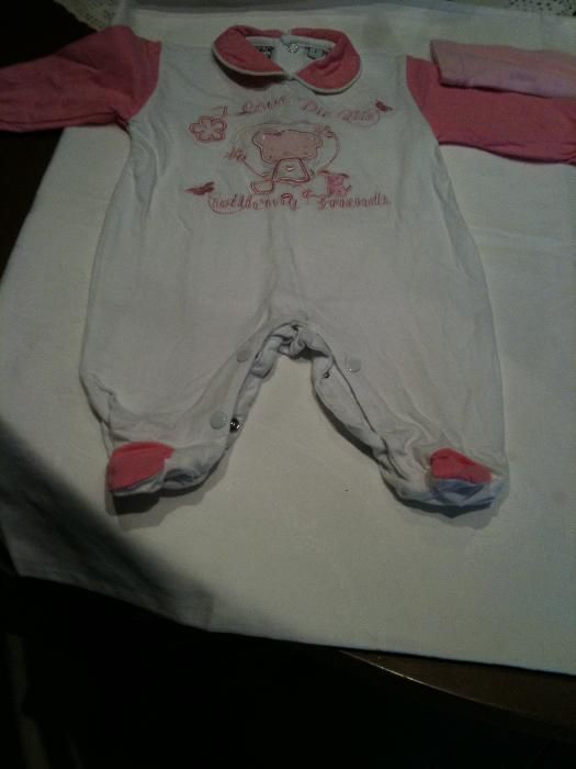 2 Babygrows novos 0 a 3 meses