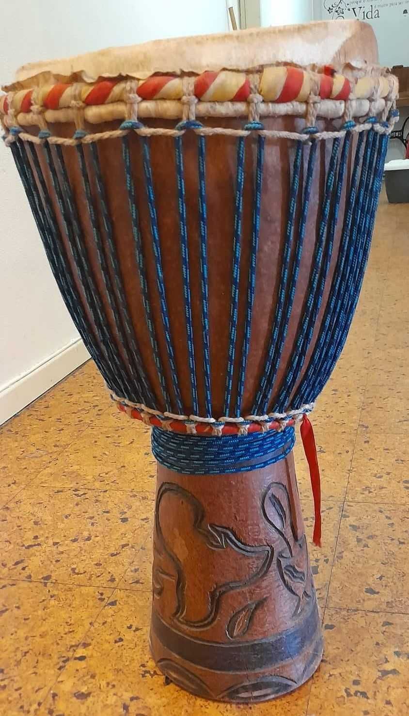 Vendo Djembe Grande para recuperar