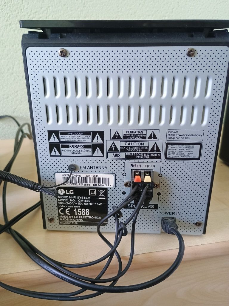 WIEŻA LG CM1560 czarny złącze USB z pilotem