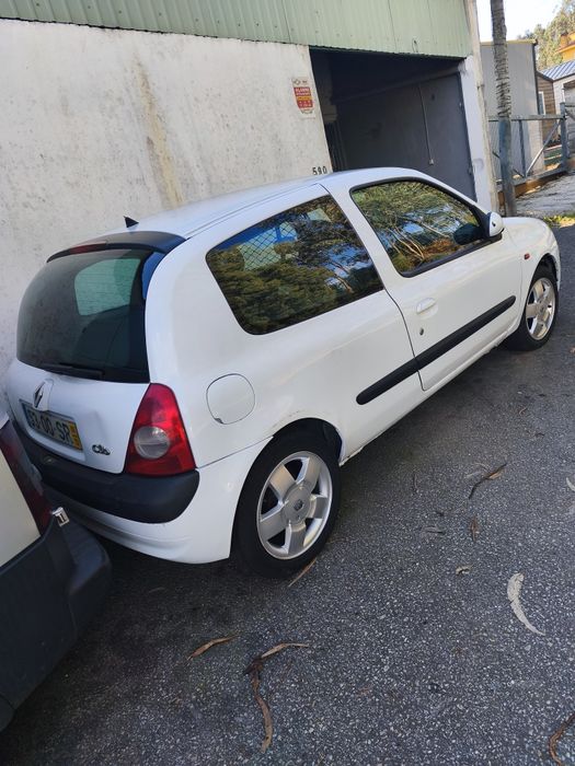 Renault Clio DCi 1.5 avariado