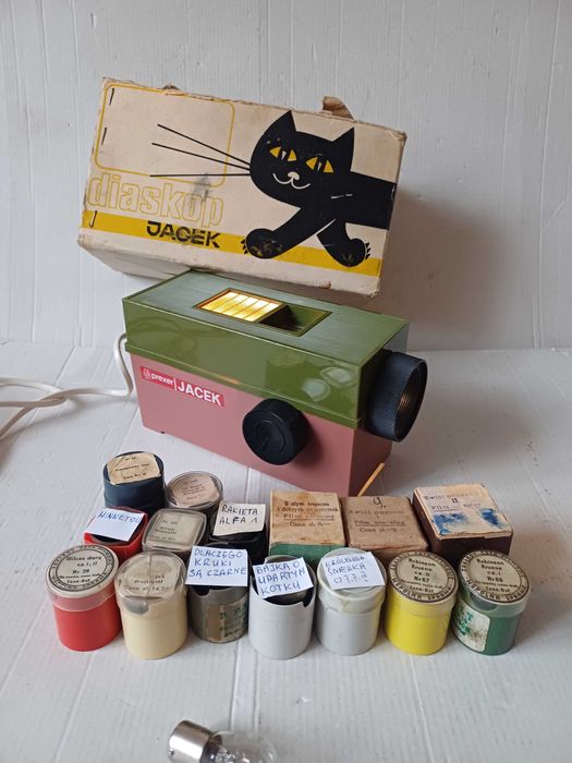 Rzutnik ,projektor do wyświetlania bajek Jacek i 22 bajki