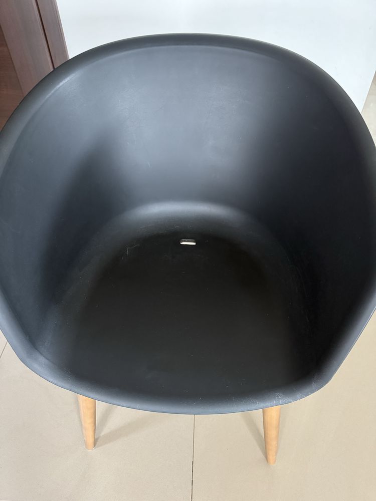 Fotel kubelkowy plastik