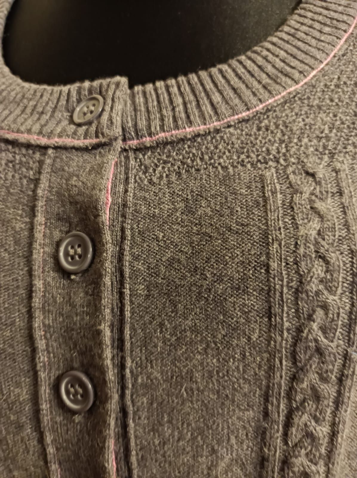sweterek na guziki z wełny jagniecej L