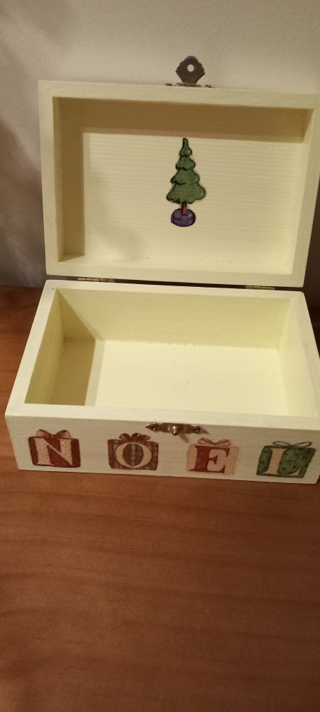 Caixa em madeira com motivos de Natal