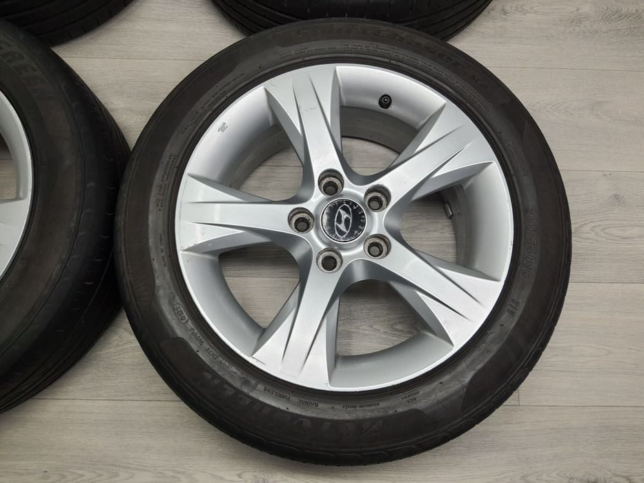 Диски р16 5/114.3 Hyundai,Kia,Mitsubishi з гумою Continental 205/55/16
