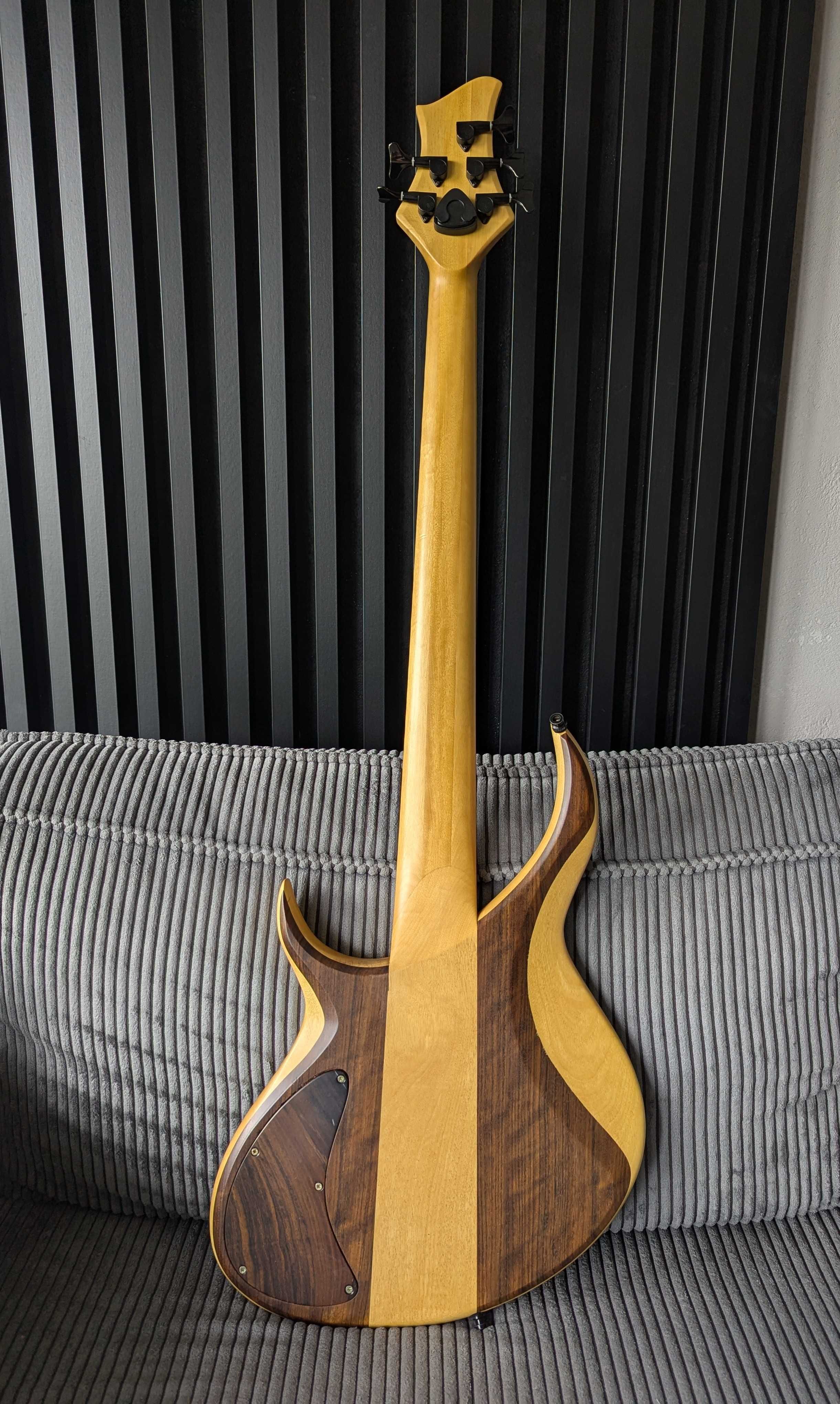 Meridian Aural II - włoski butik