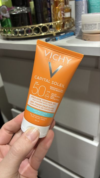 Vichy capital soleil SPF50 dry touch face fluid