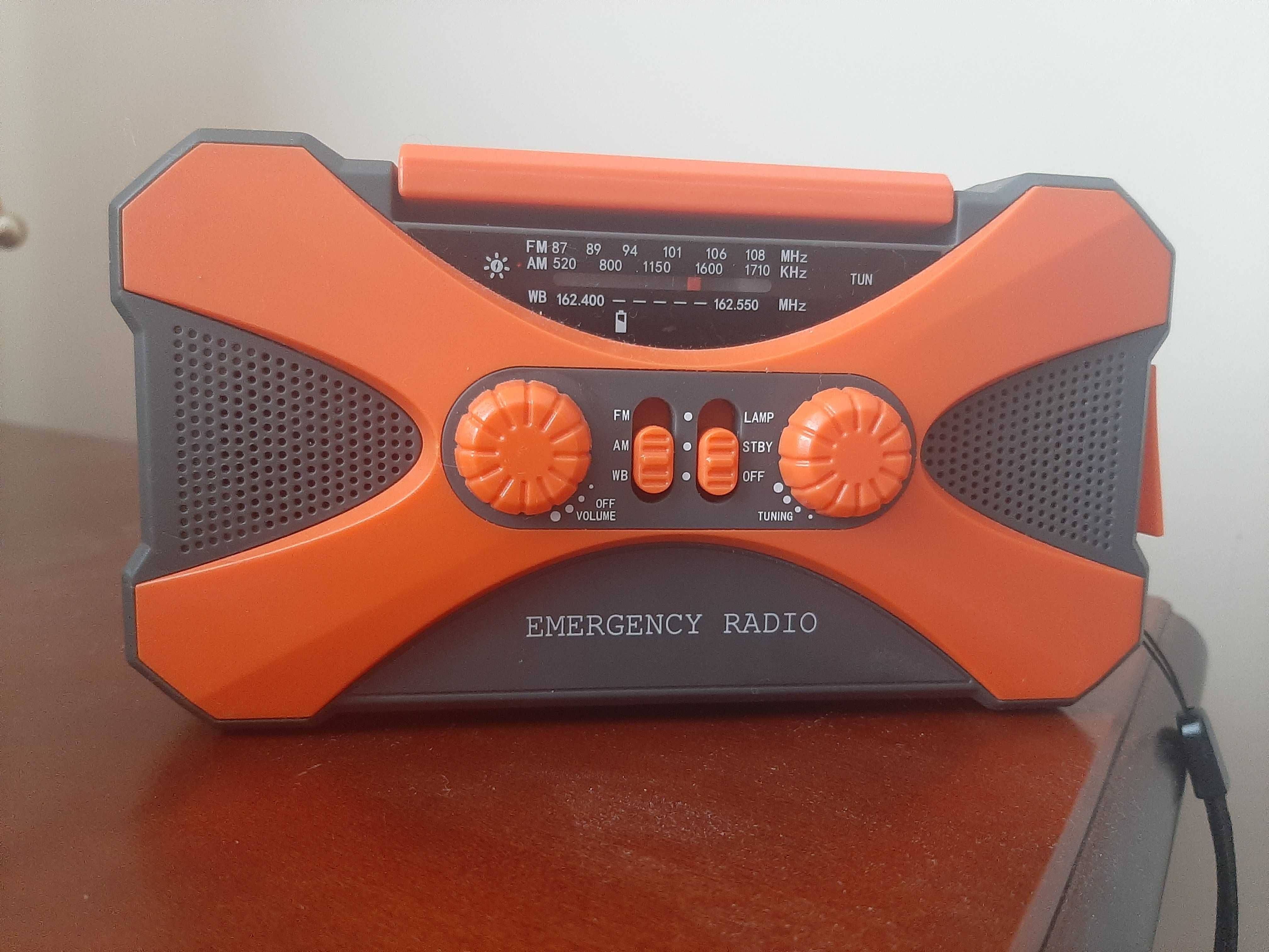 Радио, радио-павербанк, аварийное радио, радио с фонариком