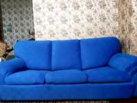 Продам диван и кресло (есть полный комлект мягкой мебели)