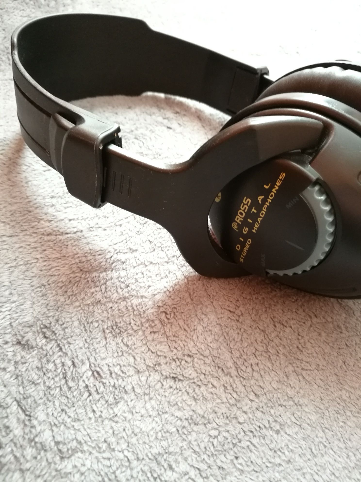 Słuchawki ROSS Digital Stereo Headphones