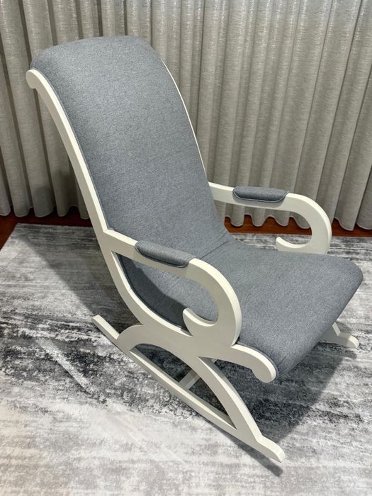 Cadeirao em tons cinza