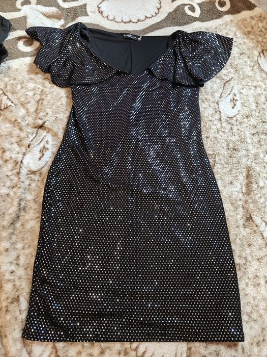 Нарядна чорна,  блискуча сукня, паєтки