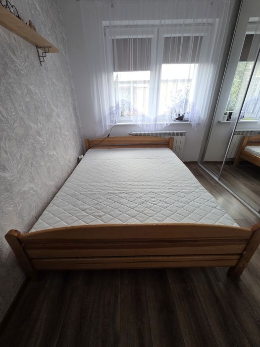 Sprzedam łóżko z materacem