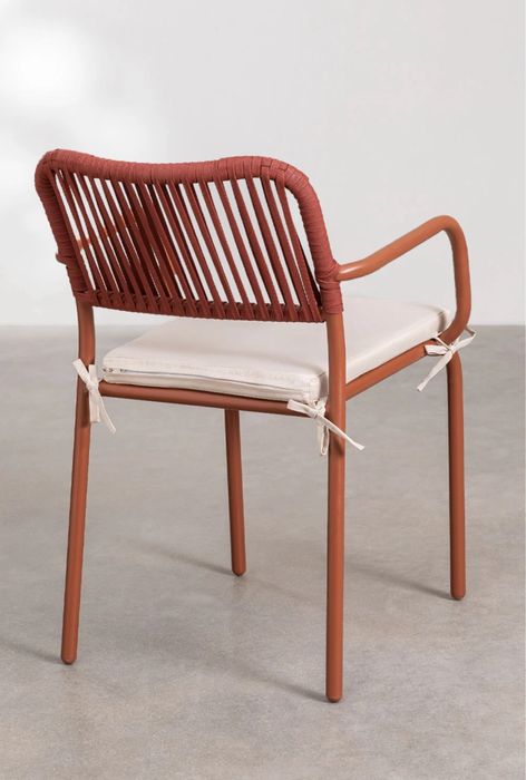 Conjunto de mesa retangular com 6 cadeiras