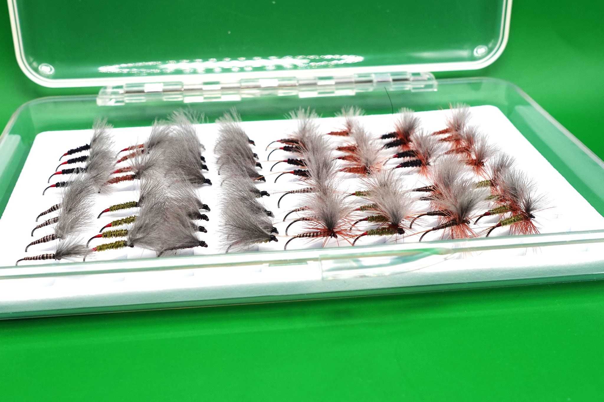 Zestaw 64 Sztucznych Suchych Much w  CDC Pudełku Vision in Fly Fishing