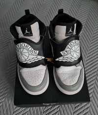 Adidasy wysokie Jordan r.33