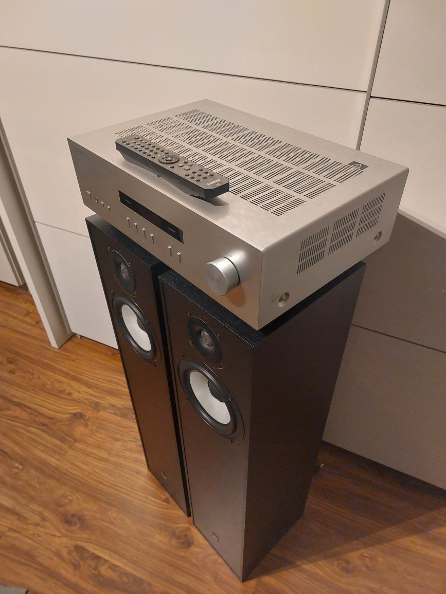 Kolumny PYLON Wzmacniacz YAMAHA