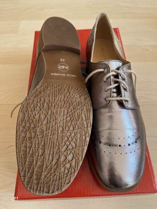 Nowe Metaliczne oxfordki włoskie r.38 skóra