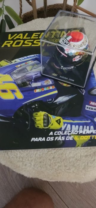 Miniatura Capacete Rossi suzuka 1998