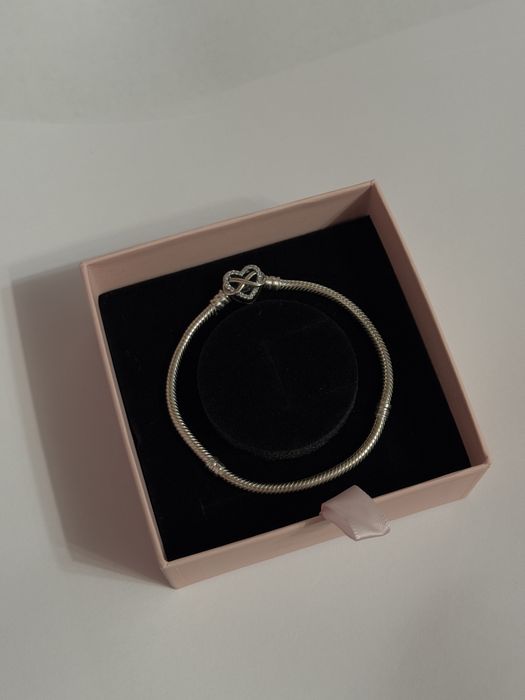 Продаю Pandora браслет