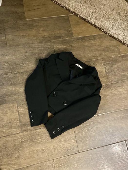 Чорний укорочений піджак