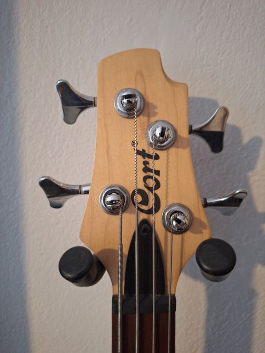 Gitara Basowa Cort + Wzmacniacz Laney LX15B + Futerał