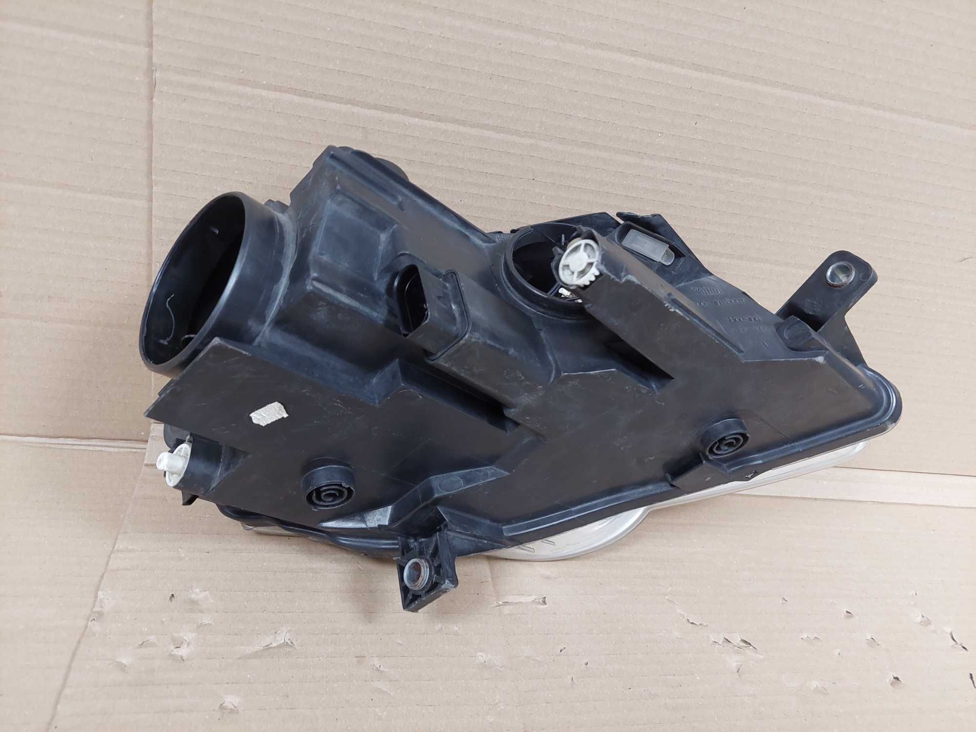 VW Passat B6 05-10r lampa przód lewa zwykła H7 VALEO EU BDB KPL
